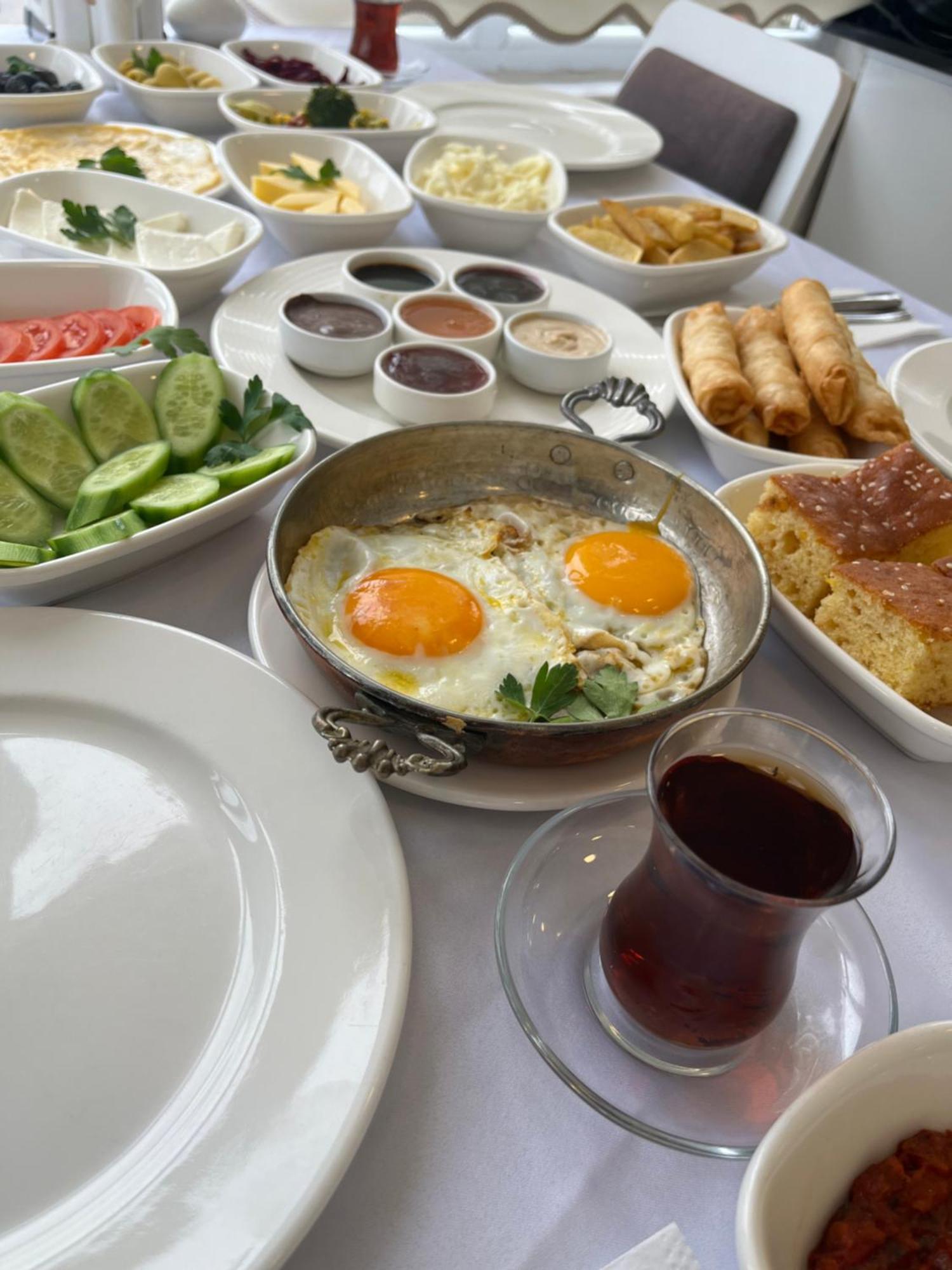 Simal Hotel Rize Exteriör bild